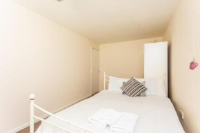 Spacious 2BD House wPrivate Garden - Kennington!